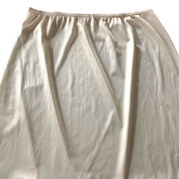 Vintage Ruffle Hem Slip Skirt - Picture 2 of 6